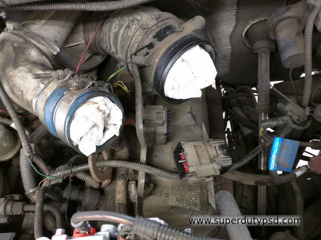 electrical plug above drivers side valve cover disconnected